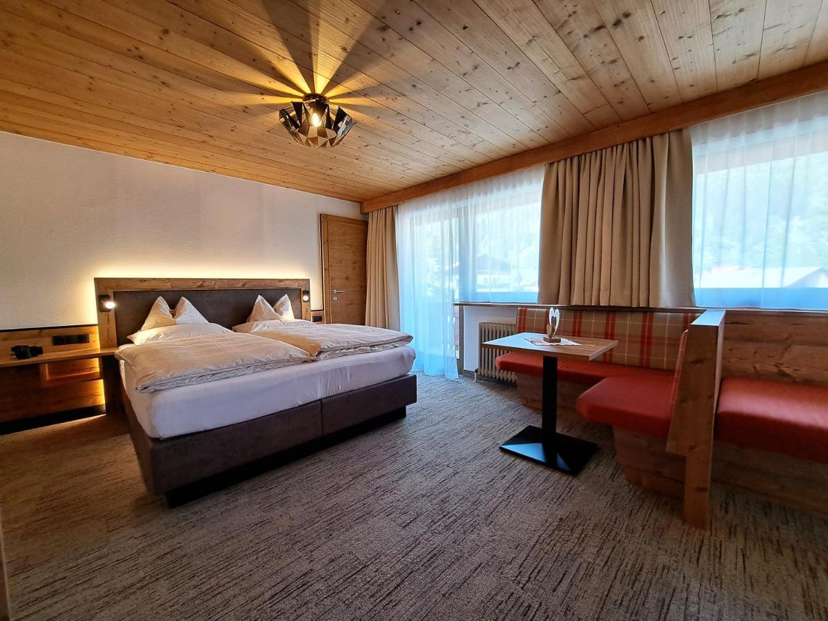 Gaestehaus Hochmuth Mayrhofen Exterior foto