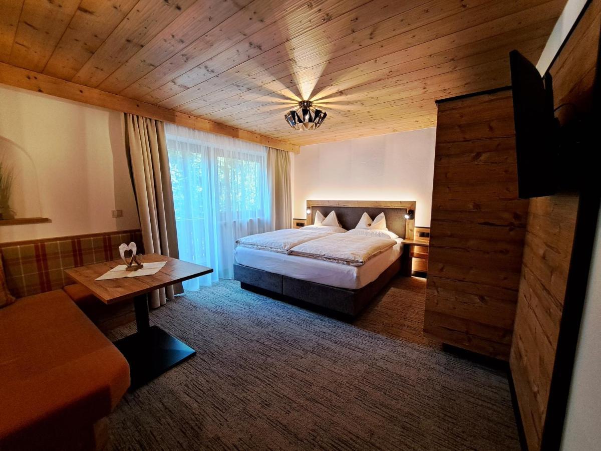 Gaestehaus Hochmuth Mayrhofen Exterior foto